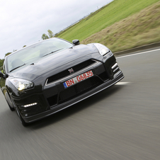 2013 Nissan GT-R Gets Power Boost, Better Suspension and Optional Ceramic Brakes