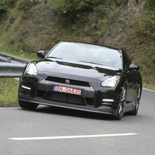 2013 Nissan GT-R Gets Power Boost, Better Suspension and Optional Ceramic Brakes