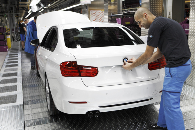 BMW Updates Factory to Build New 3-series