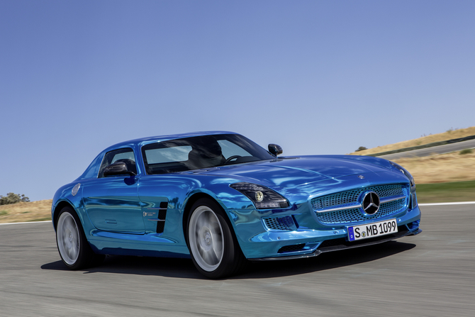 Le SLS AMG Coupé Electric Drive est le véhicule électrique de série le plus rapide du monde.