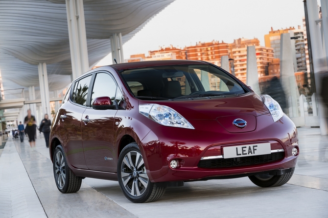 Nissan LEAF