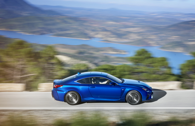 Lexus RC 300h F SPORT