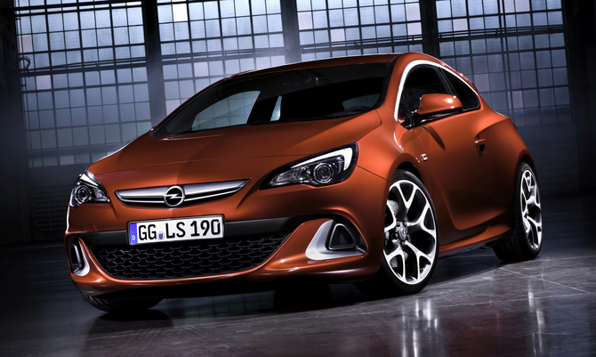 Opel Astra GTC 2.0 Turbo OPC 