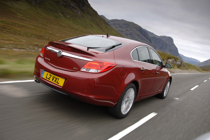 Vauxhall Insignia Hatchback 1.8 VVT Elite Nav