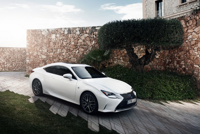 Lexus RC 300h Executive