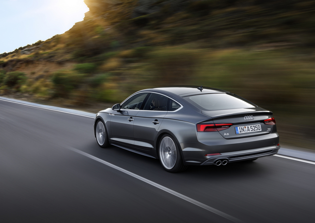 Os clientes vão poder escolher entre dois motores TFSI e três TDI para o seu novo Audi A5 Sportback, com uma potência que varia entre 190 e 286cv