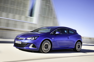 Opel Astra GTC 2.0 Turbo OPC 