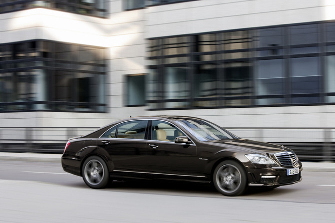 Mercedes-Benz S 63 AMG w/ Performance Package