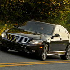 Mercedes-Benz S550 Sedan