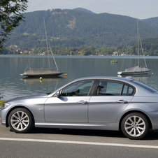 BMW 320d xDrive LifeStyle (E90) LCI