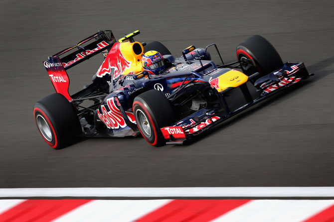 Webber bateu Vettel por 0.074s