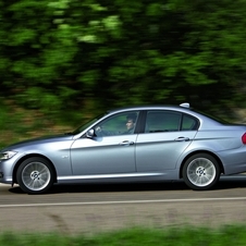 BMW 320d Lifestyle (E90) LCI