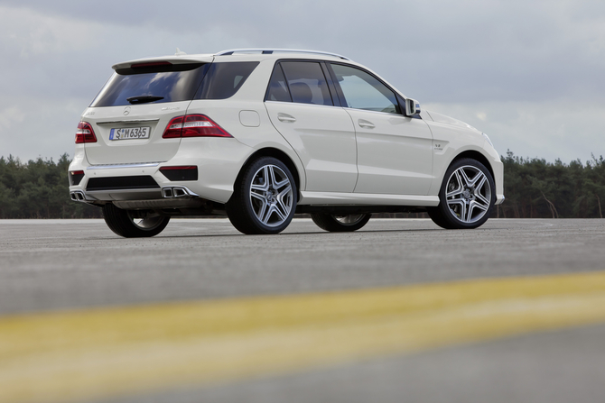 Mercedes-Benz ML63 AMG