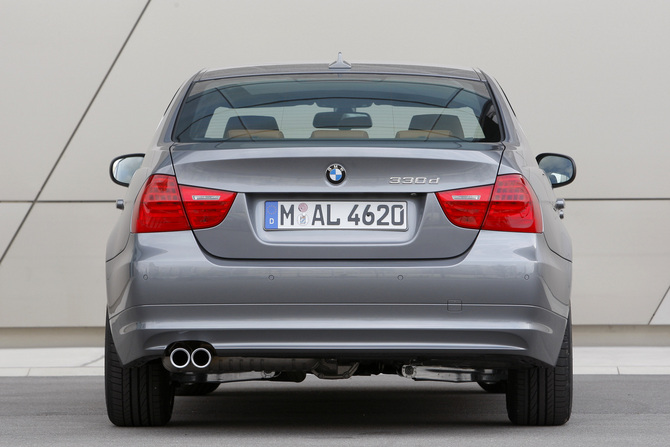 BMW 330d xDrive Navigator Auto (E90) LCI