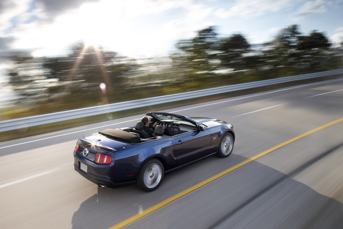 Ford Mustang V6 Convertible