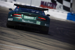 Aston Martin DBR9