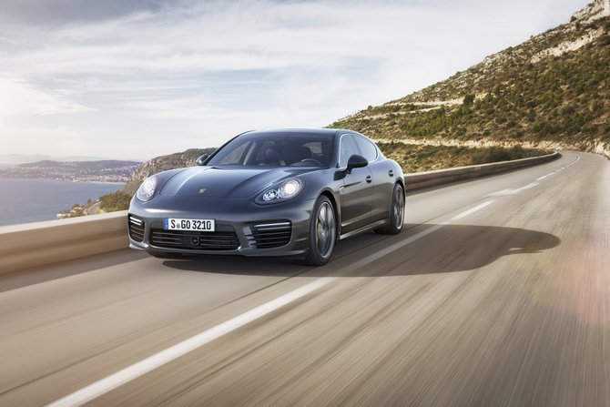 Porsche Panamera Turbo S PDK