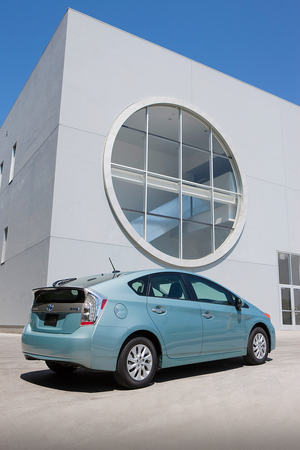 Prius Plug-in Capable of 49mpg and EV Travel at up to 100km/h