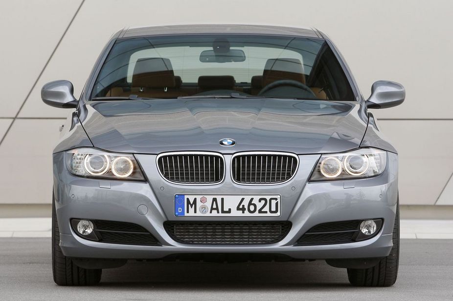 BMW 318d Navigation (E90) LCI