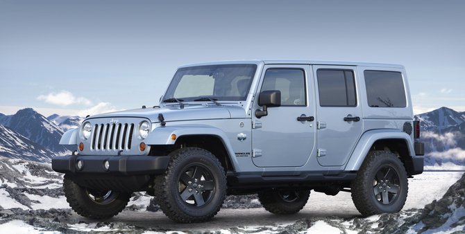 Jeep Wrangler and Liberty Arctic Editions Add Winter-Themed Exterior and Interior