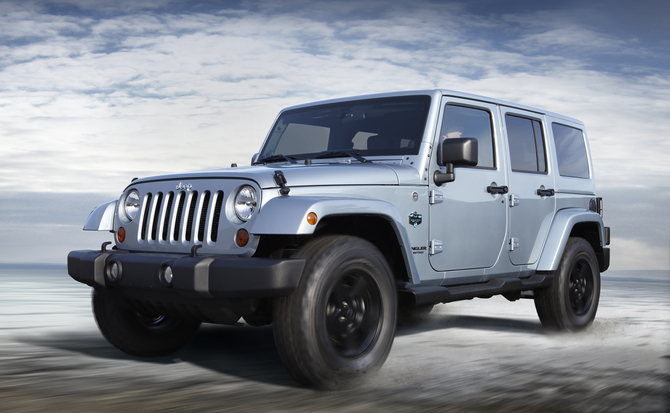 Jeep Wrangler and Liberty Arctic Editions Add Winter-Themed Exterior and Interior