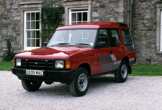 O Land Rover original foi lançado em 1989