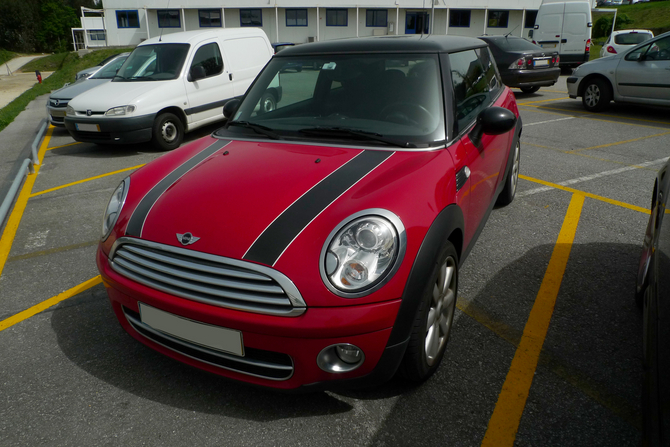 Cooper D in red with black stripes