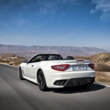 O Maserati Grancabrio MC faz a sua estreia internacional em Paris