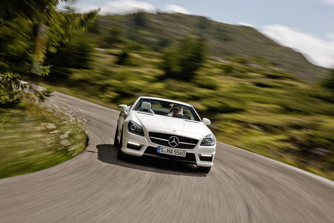 New SLK 55 AMG Hopes to Blend High Power and High Efficiency