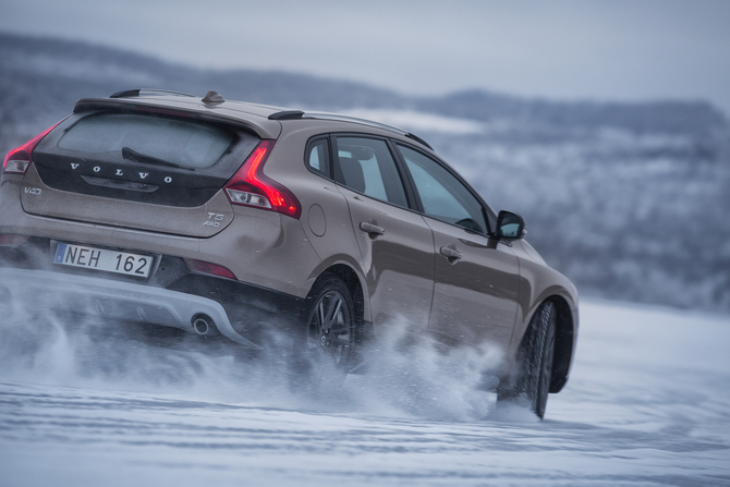 Volvo V40 T4 Summum CC Cross Country Powershift