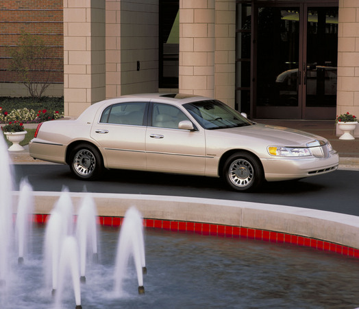 Lincoln Town Car Cartier L