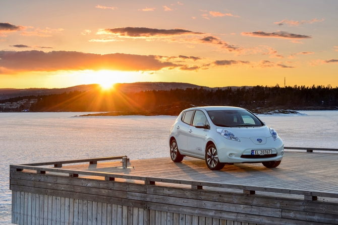 Nissan Leaf foi pela primeira vez o modelo mais vendido na Noruega em outubro