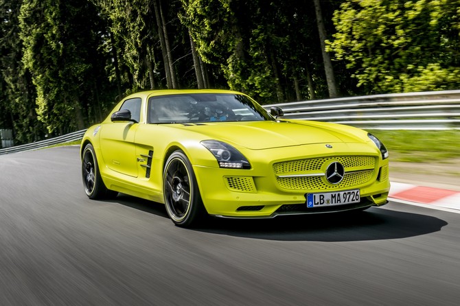 O SLS AMG Electric Drive vai ser posto à venda este mês