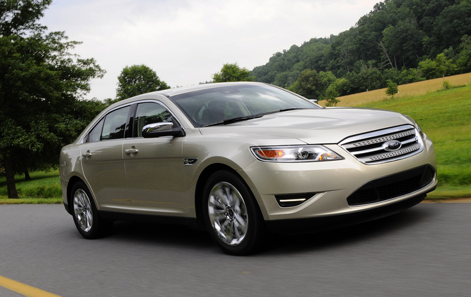 Ford Taurus SE FWD