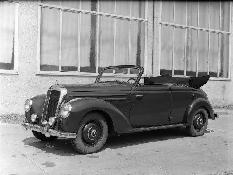 Mercedes-Benz 220