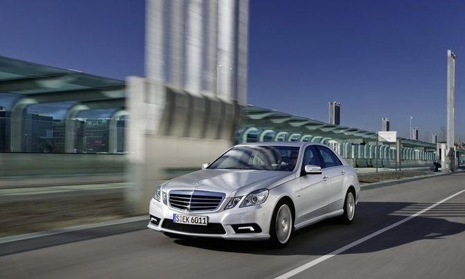 Mercedes-Benz E 220 CDI BlueEFFICIENCY