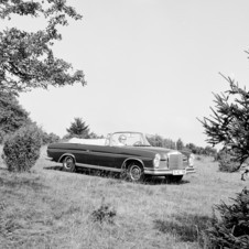 Mercedes-Benz 300 SE Cabriolet