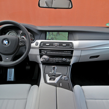 2012 BMW M5 Brings Ton of Tech to Super Saloon