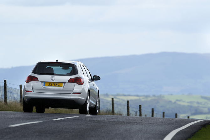 Vauxhall Astra Sports Tourer 1.4T 140 SRi