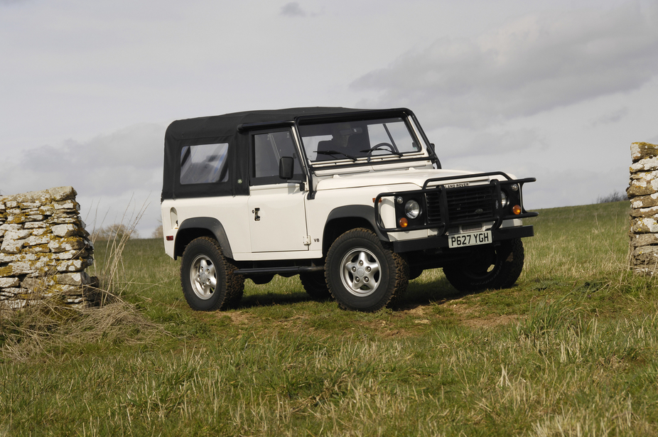 Land Rover Defender 90 NAS