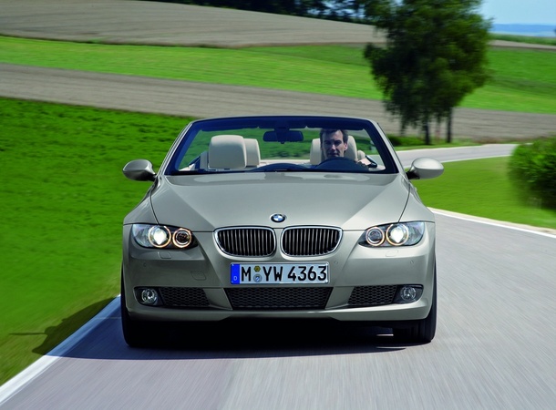 BMW 320i Cabrio Intense (E93)