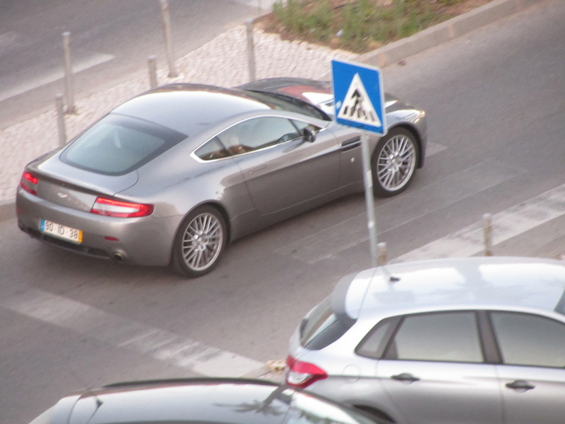 Aston Martin Virage Volante