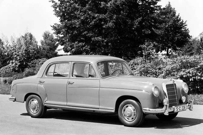 Mercedes-Benz 220 S