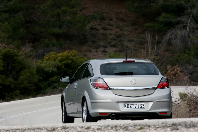 Opel Astra GTC 1.7 CDTI 110cv ecoFLEX