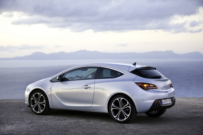 Opel Astra GTC 1.7 CDTI EcoFlex