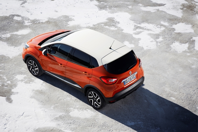 Renault Captur joue en particulier sur une peinture originale bi-ton