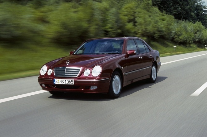 Mercedes-Benz E 500