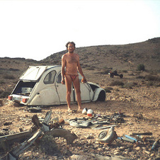 Stranded in the desert, man builds motorcycle from broken 2CV