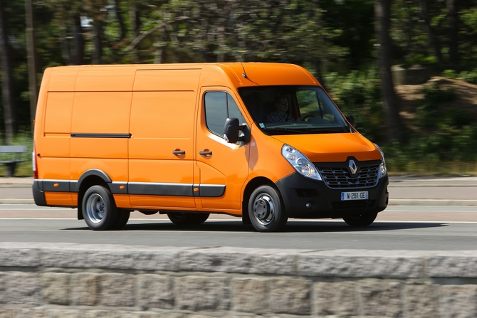 Renault Master  Furgão Cabina Prolongada 7L Trac��o L3 3.5T 2.3 dCi 165 S&S