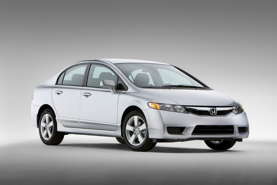 Honda Civic DX-VP 5-Spd MT